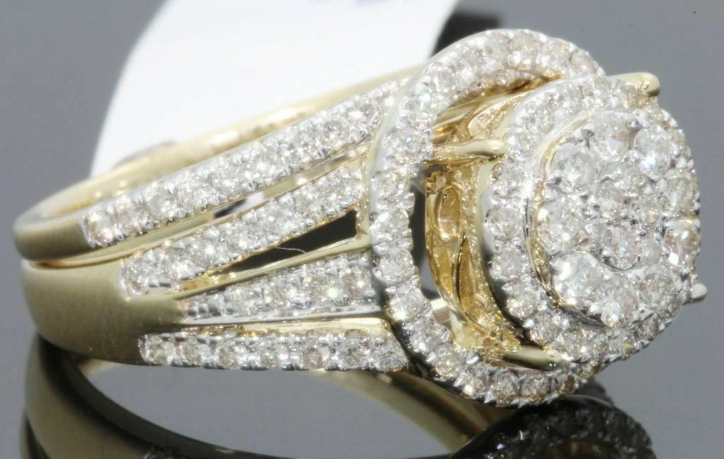 10K Yellow Gold 1.50 Carat Diamond Engagement Ring Wedding Band Set Q368386