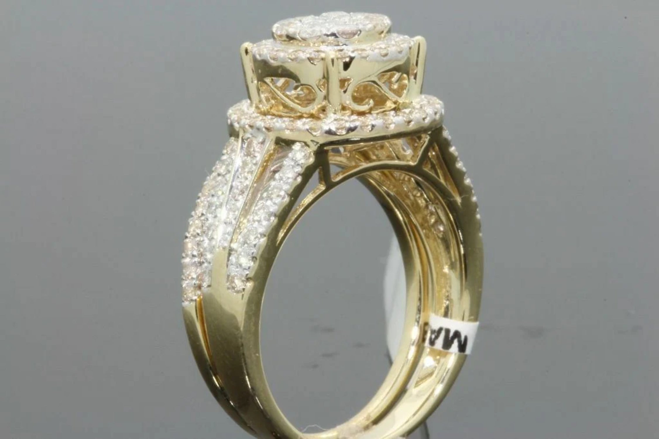 10K Yellow Gold 1.50 Carat Diamond Engagement Ring Wedding Band Set Q368386